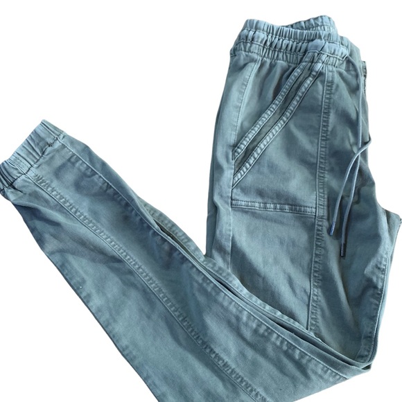American Eagle Outfitters Denim - American Eagle Green Cargo Jeans W/ Waist Straps